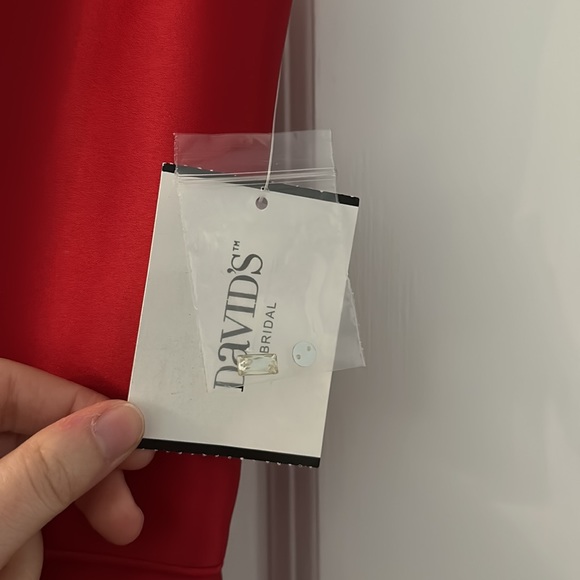 RED BEAUTIFUL PROM DRESS - Picture 5 of 5